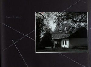 Zdjęcie fragmentu dworku Marii Konopnickiej w Żarnowcu