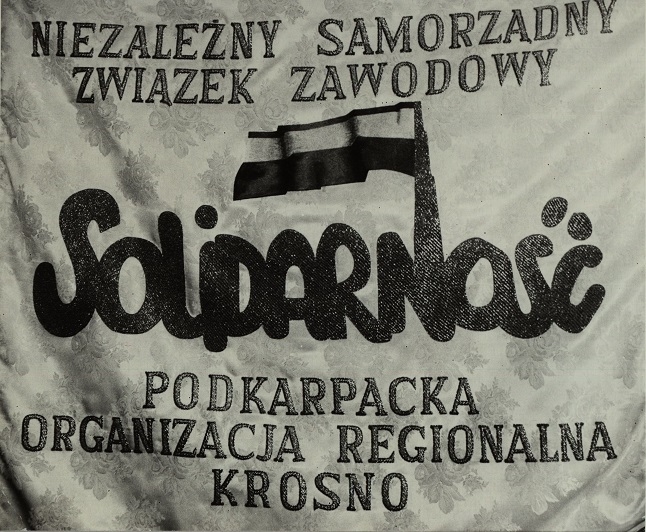 Zdjęcie Sztandaru Niezależnego Samorządnego Związku Zawodowego Solidarność Podkarpackiej Organizacji Regionalnej Krosno